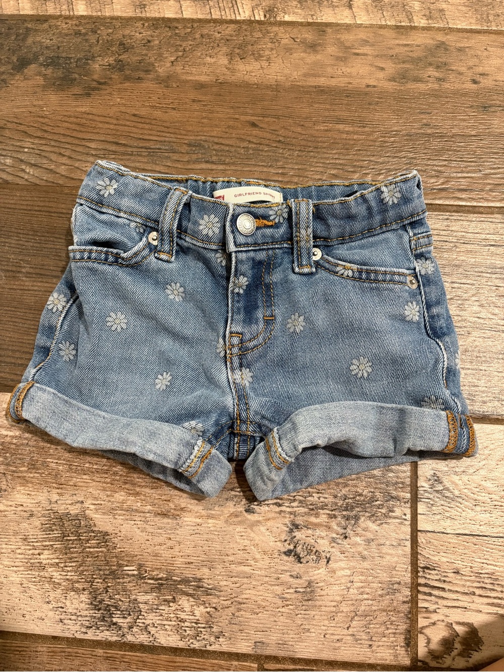 Girls Levi's shorts 4/5